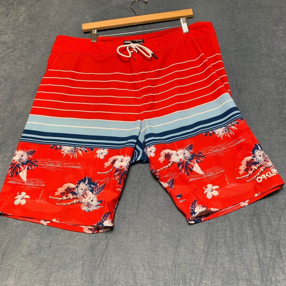 Oakley Retro Bloom 20 Board Shorts Mens 38 Red Floral Striped Drawstring Waist